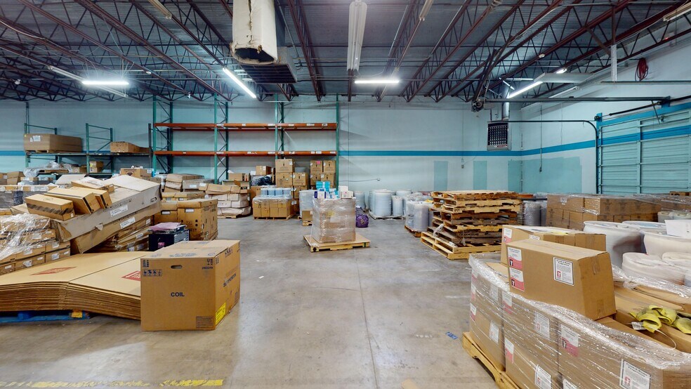 More Photos Of 10964-10966 Shady Trl, Dallas Distribution For Sale