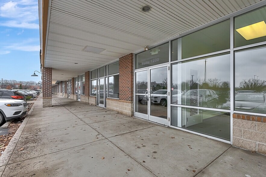 More Photos Of 1035 Vandercar Dr, Florence General Retail For Lease