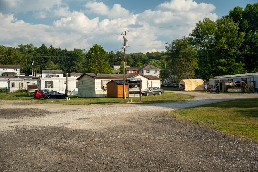 More Photos Of 6 Lowery Dr, Dunbar Manufactured Housing Mobile Home Park For Sale