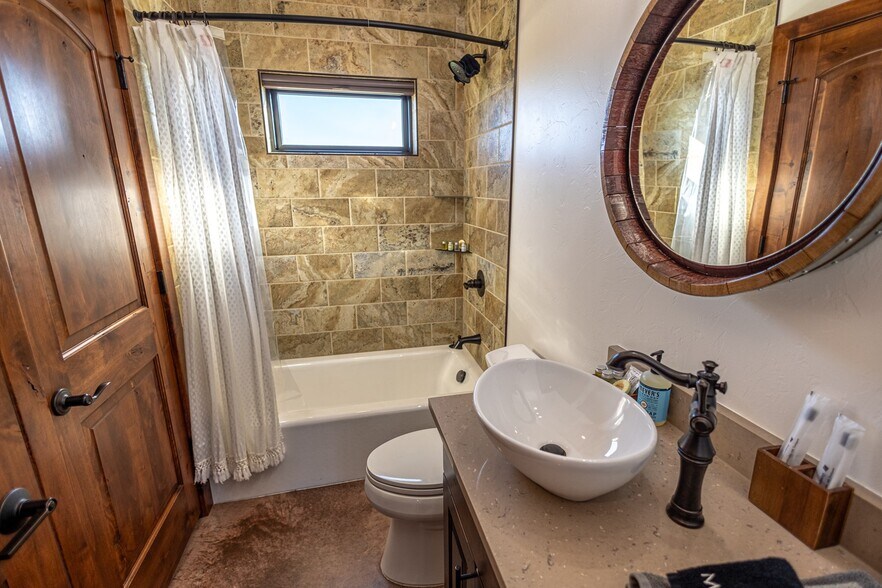 More Photos Of 53582 Falcon Rd, Olathe Winery Vineyard For Sale