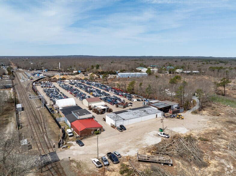 More Photos Of 196 Jagger Path, Speonk Warehouse For Sale