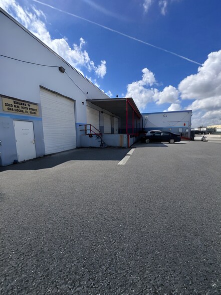 More Photos Of 2320 NW 147th St, Opa-locka Warehouse For Lease