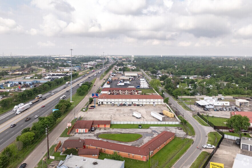 More Photos Of 16939 East Fwy, Channelview Hotel For Sale