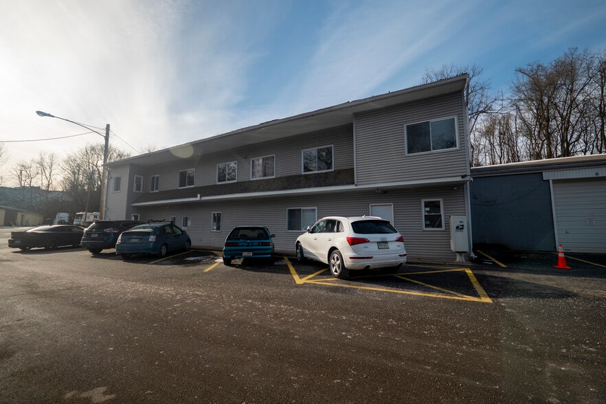 More Photos Of 400 Railroad St, Pittsburgh Warehouse For Lease