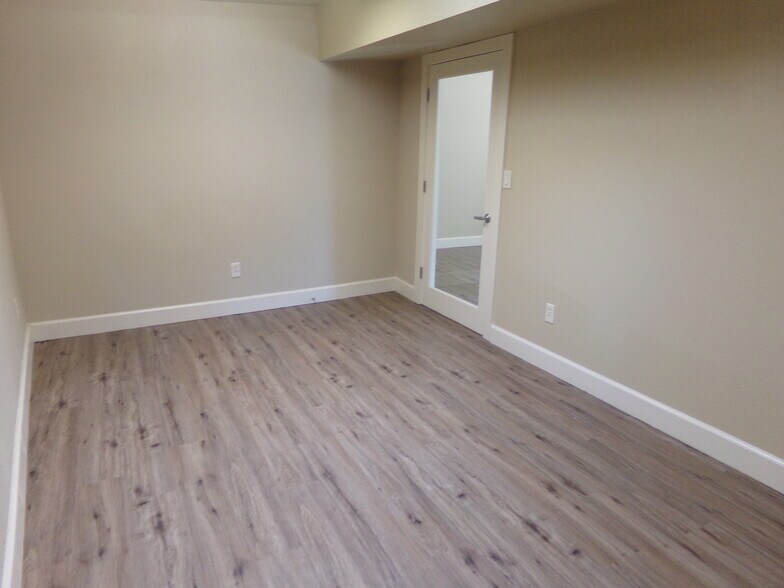 More Photos Of 9792 Highway 99, Live Oak Office For Lease