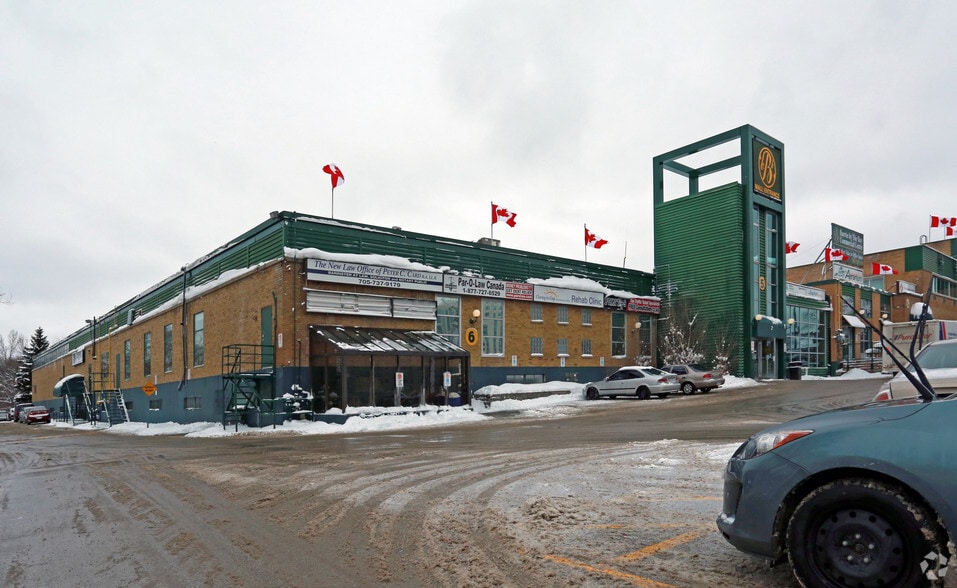 More Photos Of 80 Bradford St, Barrie Office For Lease