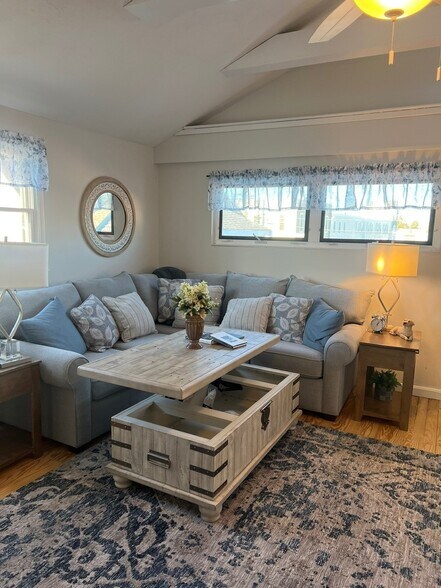 More Photos Of 574 Main St, Hyannis Storefront Retail Residential For Sale