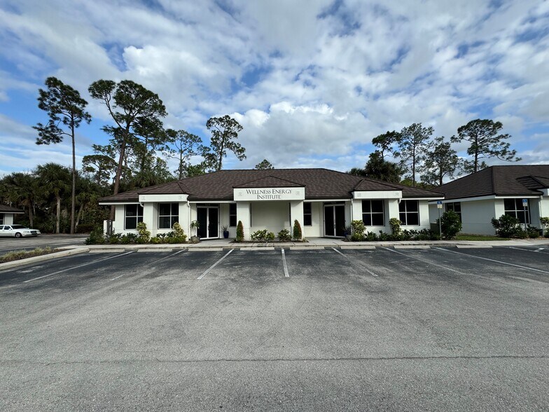 More Photos Of 5435 Park Central Ct, Naples Medical For Sale