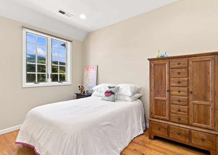 More Photos Of 2340 Palmetto Ave, Pacifica General Retail For Sale