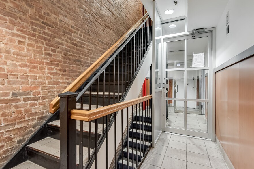 More Photos Of 129 E 47th St, New York Apartments For Sale