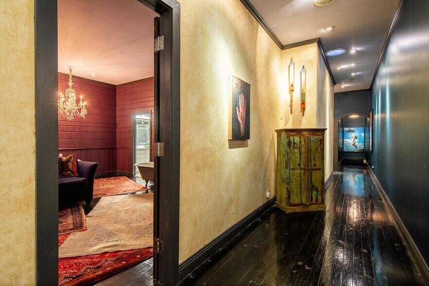 More Photos Of 213 Printers Aly, Nashville General Retail For Sale