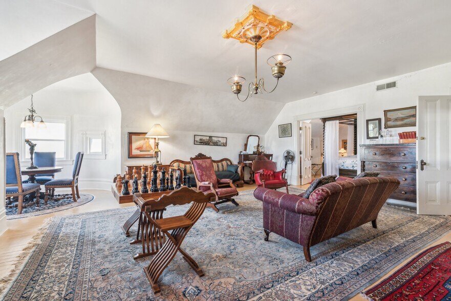 More Photos Of 1057 Steiner St, San Francisco Hospitality For Sale