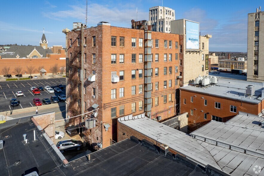 More Photos Of 13 Park Ave W, Mansfield Office For Lease