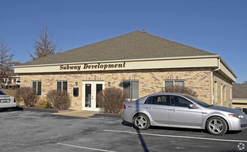 Primary Photo Of 2100 Collier Corporate Pky, Saint Charles Office For Lease