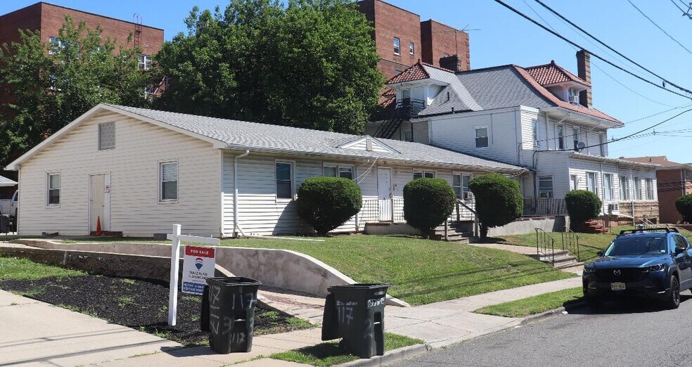 More Photos Of 500 Cherry St, Elizabeth Assisted Living For Sale