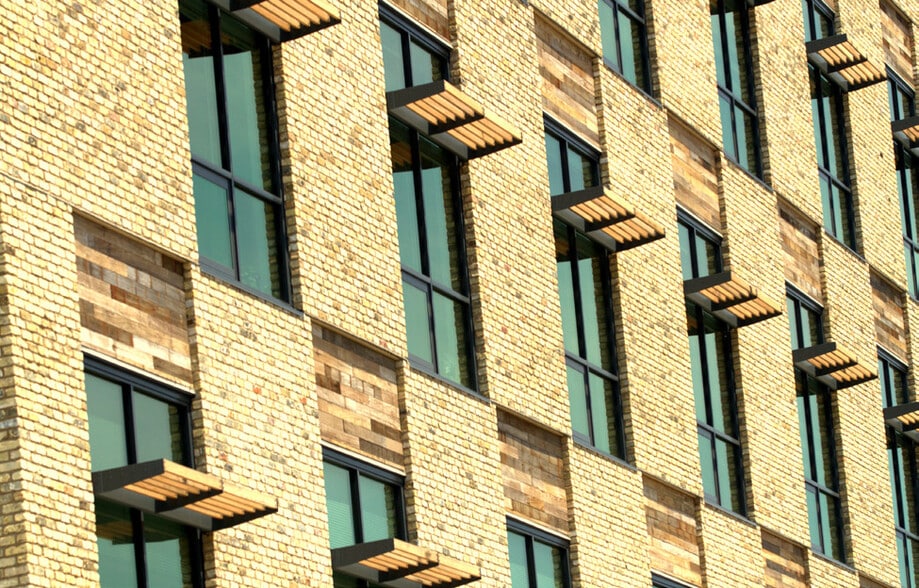 More Photos Of 130 W Bruce St, Milwaukee Office For Sale