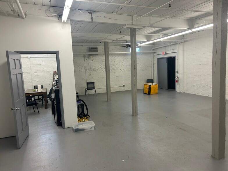 More Photos Of 99 S Bend St, Pawtucket Light Manufacturing For Lease