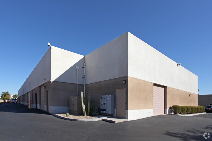 More Photos Of 7701 E Gray Rd, Scottsdale Light Distribution For Lease