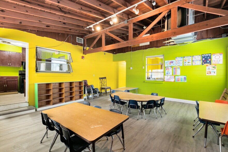 More Photos Of 4607 N Pine Hills Rd, Orlando Office Residential For Sale