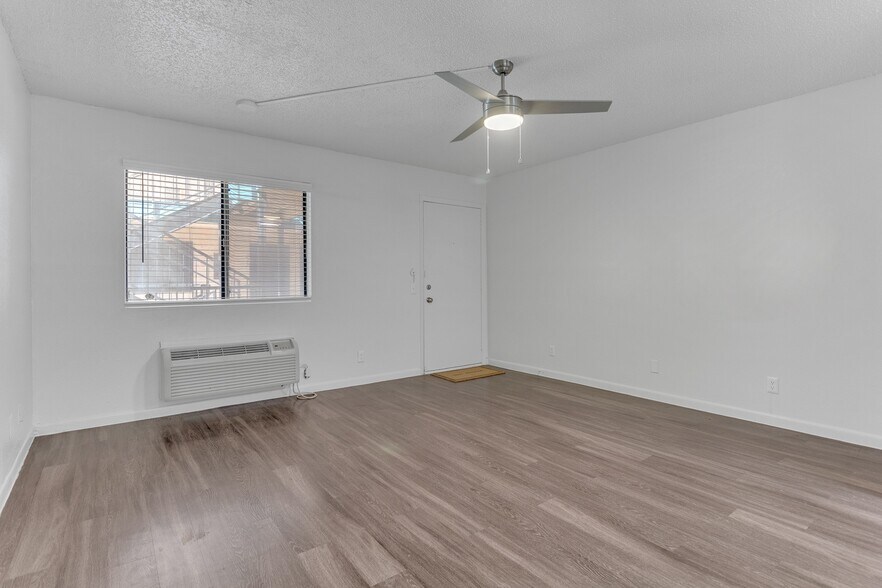 More Photos Of 5050 Fredericksburg Rd, San Antonio Apartments For Sale