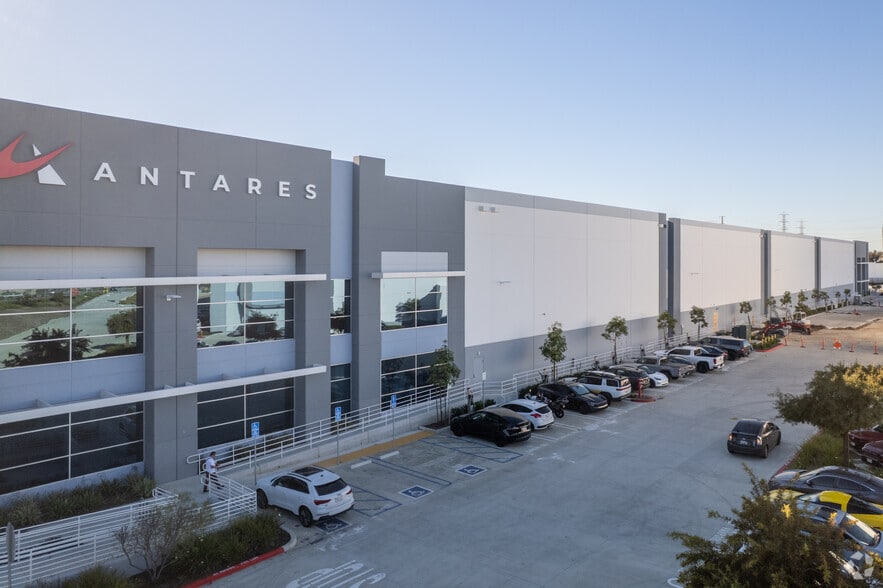 More Photos Of 19501 Prairie Ave, Torrance Distribution For Lease