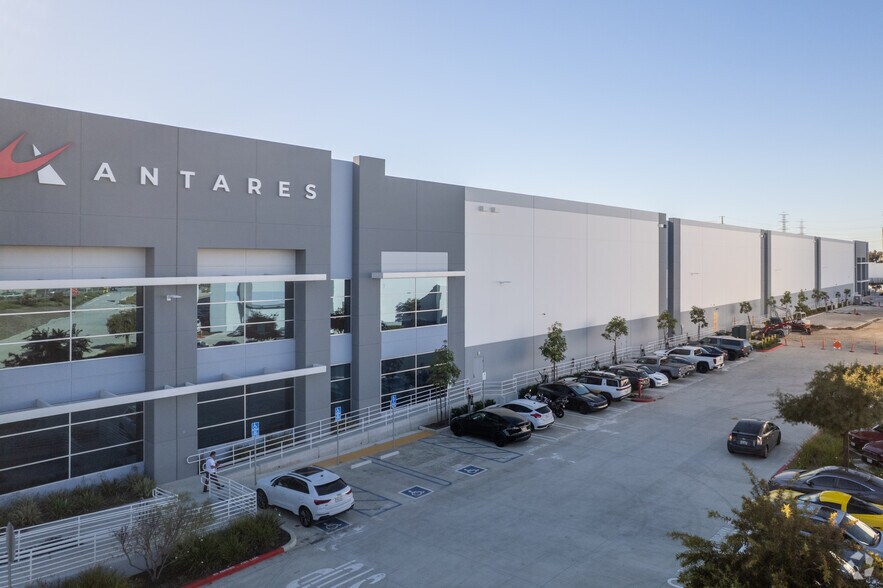 More Photos Of 19501 Prairie Ave, Torrance Distribution For Lease
