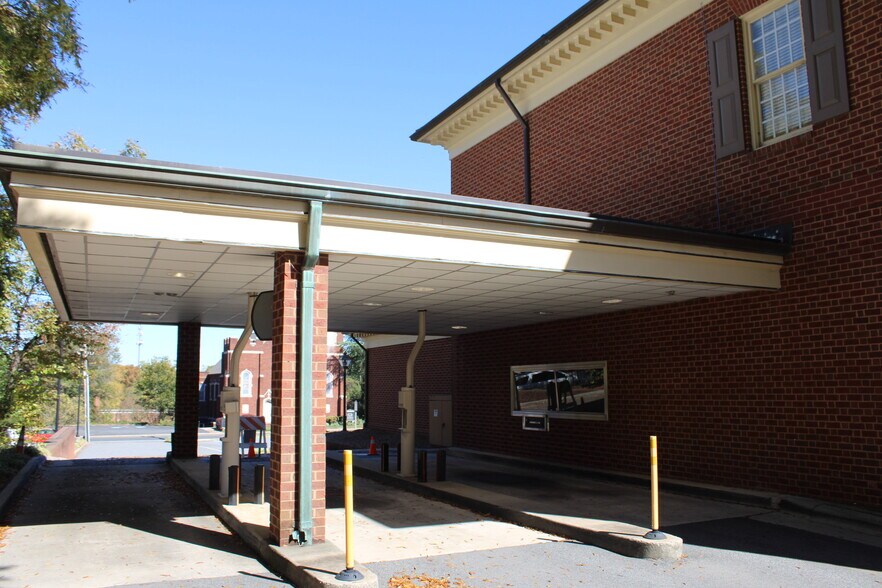 More Photos Of 50 Union St, Concord Bank For Lease