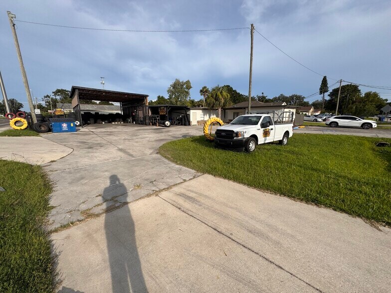 More Photos Of 6301 Causeway Blvd, Tampa Auto Repair For Lease