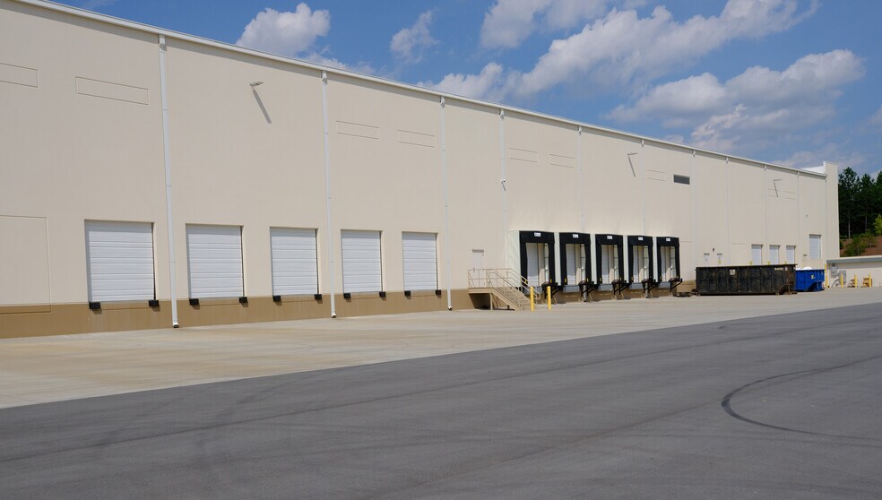 More Photos Of 10812 Bryton Corporate Center Dr, Huntersville Unknown For Lease