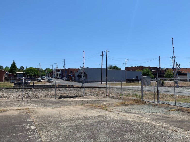 More Photos Of 208 W 2nd St, Siler City Manufacturing For Sale