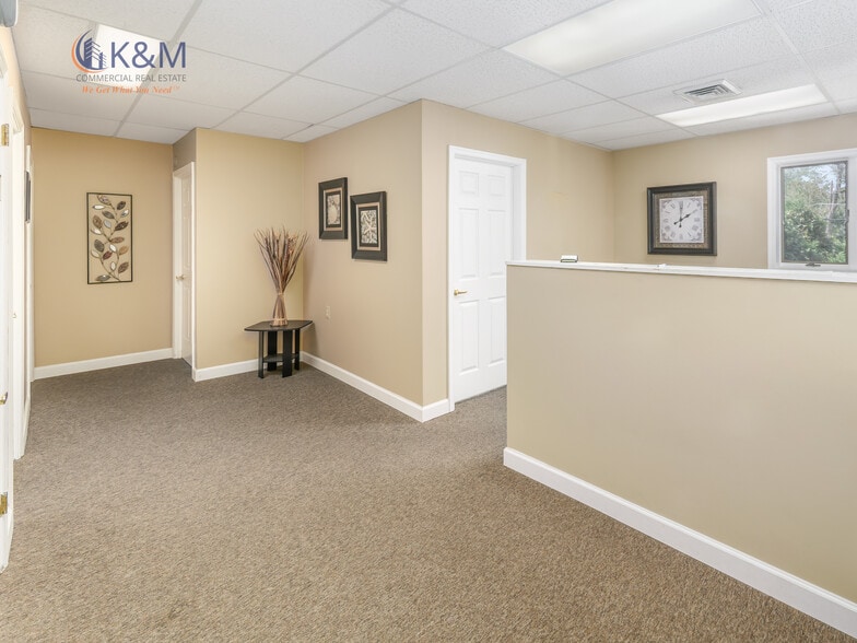 More Photos Of 10875 Main St, Fairfax Medical For Sale