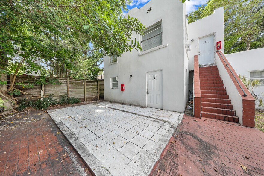 More Photos Of 1924 SW 9th St, Miami Apartments For Sale