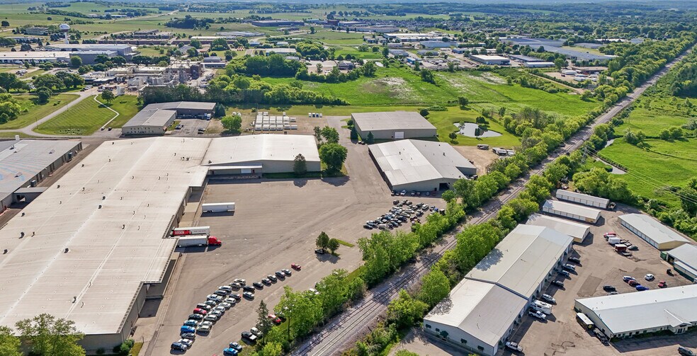 Primary Photo Of 550 S Division St, Waunakee Industrial For Lease