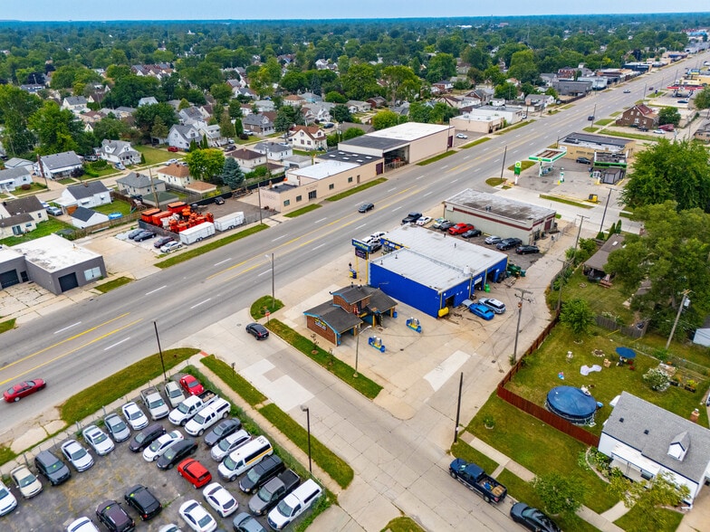 More Photos Of 636 Southfield Rd, Lincoln Park Carwash For Sale