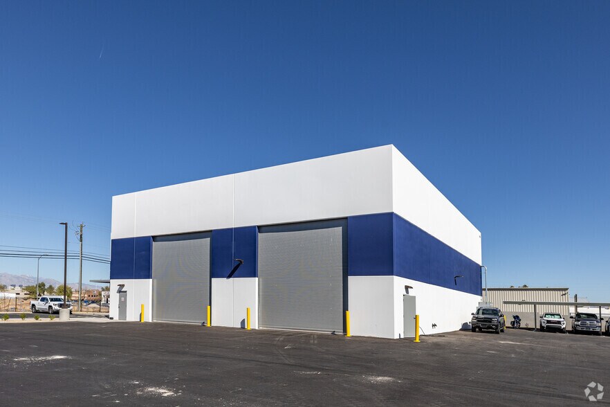 More Photos Of 6248 Annie Oakley Dr, Las Vegas Industrial For Lease