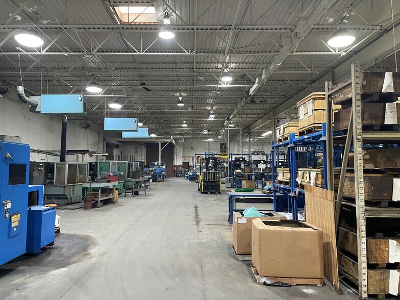 More Photos Of 34190 Doreka Dr, Fraser Warehouse For Lease