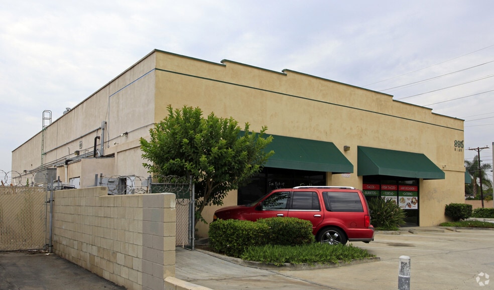 More Photos Of 895 S East St, Anaheim General Retail For Lease