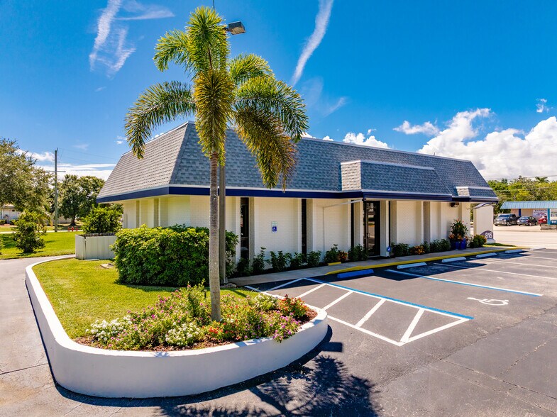 Primary Photo Of 816 US Highway 1, Sebastian Medical For Sale