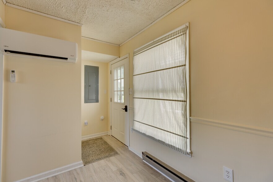 More Photos Of 1053 Washington St, Harpers Ferry Hospitality For Sale