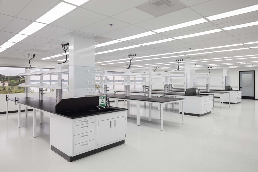 More Photos Of 6138-6150 Nancy Ridge Dr, San Diego Research And Development For Lease