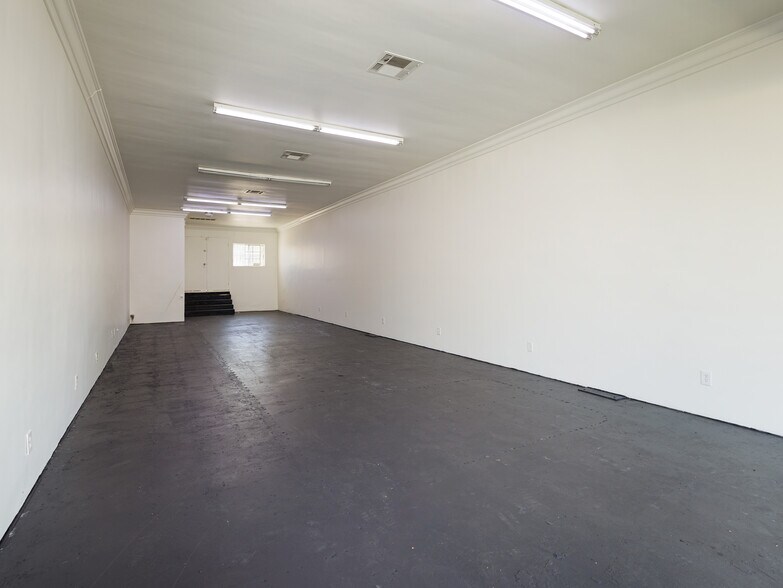 More Photos Of 8328-8332 Lincoln Blvd, Los Angeles Storefront For Sale