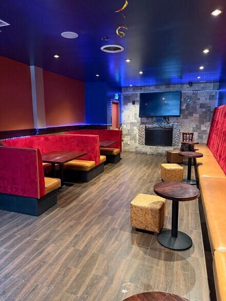 More Photos Of 76 E 3rd Ave, San Mateo Bar For Lease