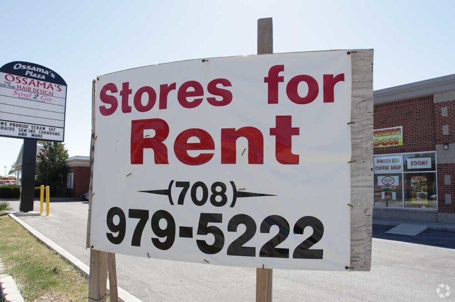 More Photos Of 629-645 E 162nd St, South Holland Storefront For Lease