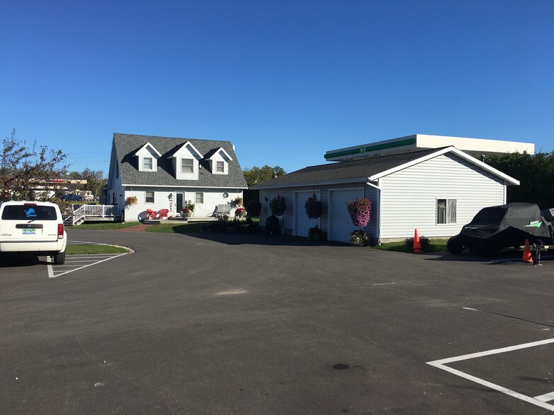 293 US Highway 2 W, Saint Ignace, MI 49781 Hotel For Sale