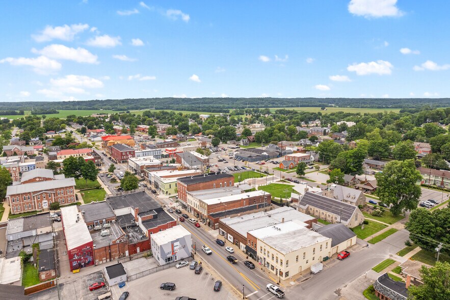 More Photos Of 160 E Morgan St, Martinsville Showroom For Sale