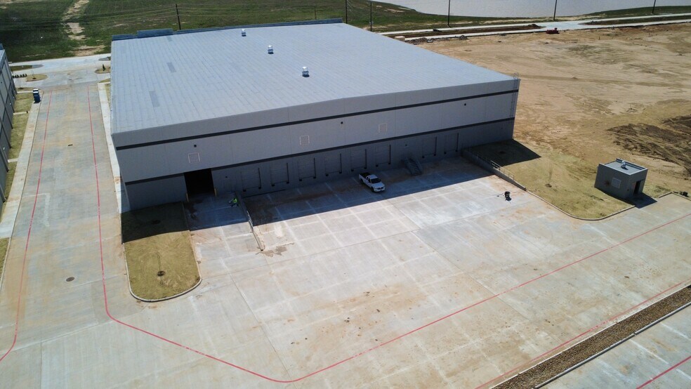 More Photos Of 2690 Twinwood Pky, Brookshire Distribution For Sale