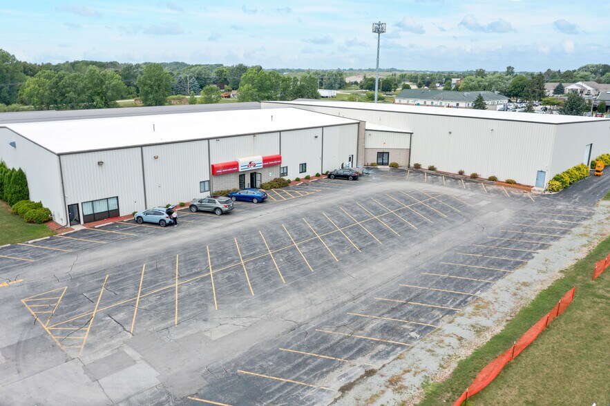 More Photos Of 1856 Nimitz Dr, De Pere Distribution For Lease