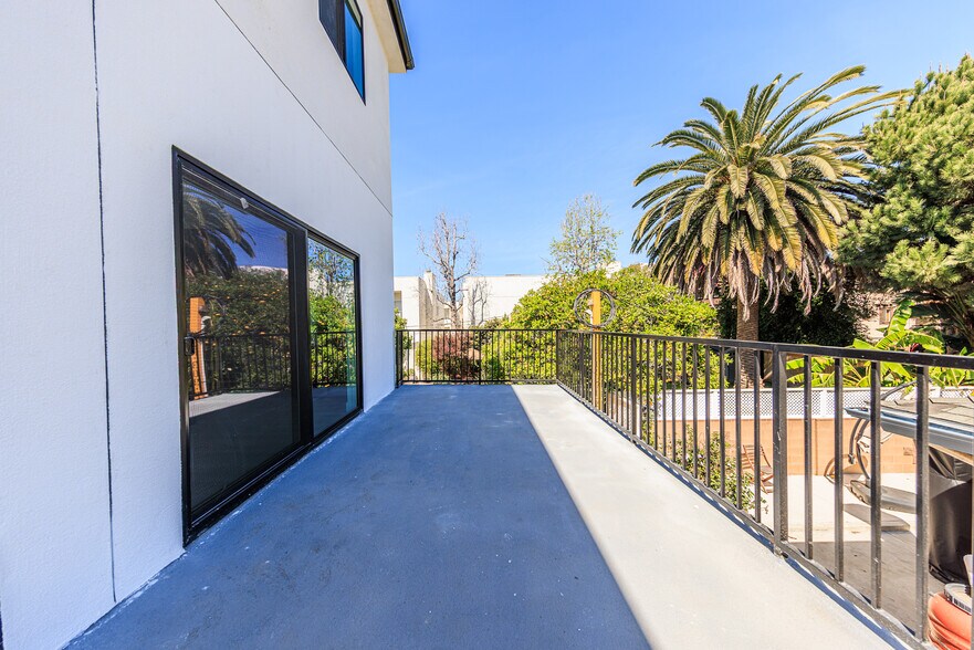 More Photos Of 1954-1958 Purdue Ave, Los Angeles Apartments For Sale