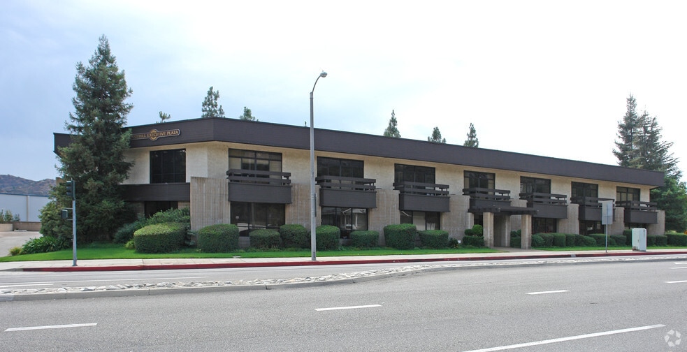 Primary Photo Of 1150 Foothill Blvd, La Cañada Flintridge Office For Lease