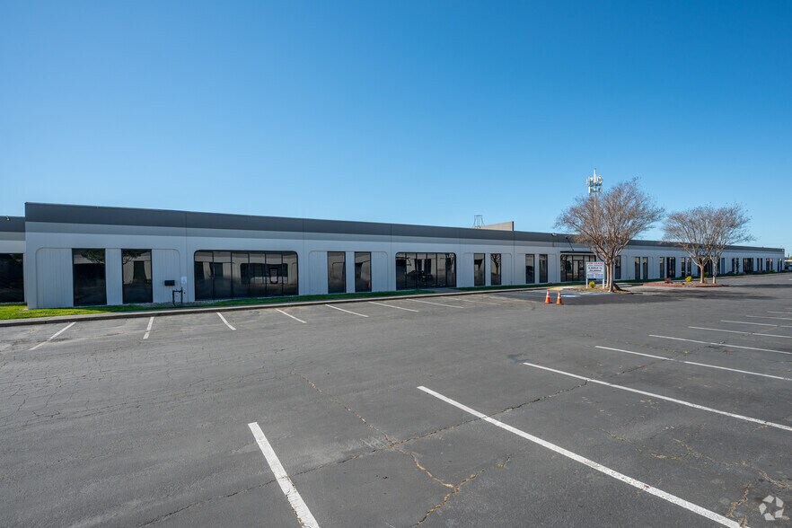 More Photos Of 7000 Franklin Blvd, Sacramento Distribution For Lease